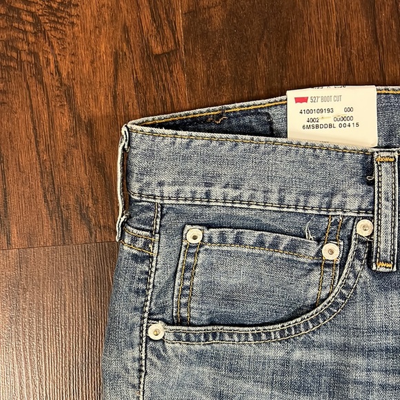 Levi’s Bootcut Blue Jeans Size: 33 NWT - Picture 3 of 9